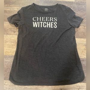 XS Old Navy CHEERS WITCHES tee in charcoal gray